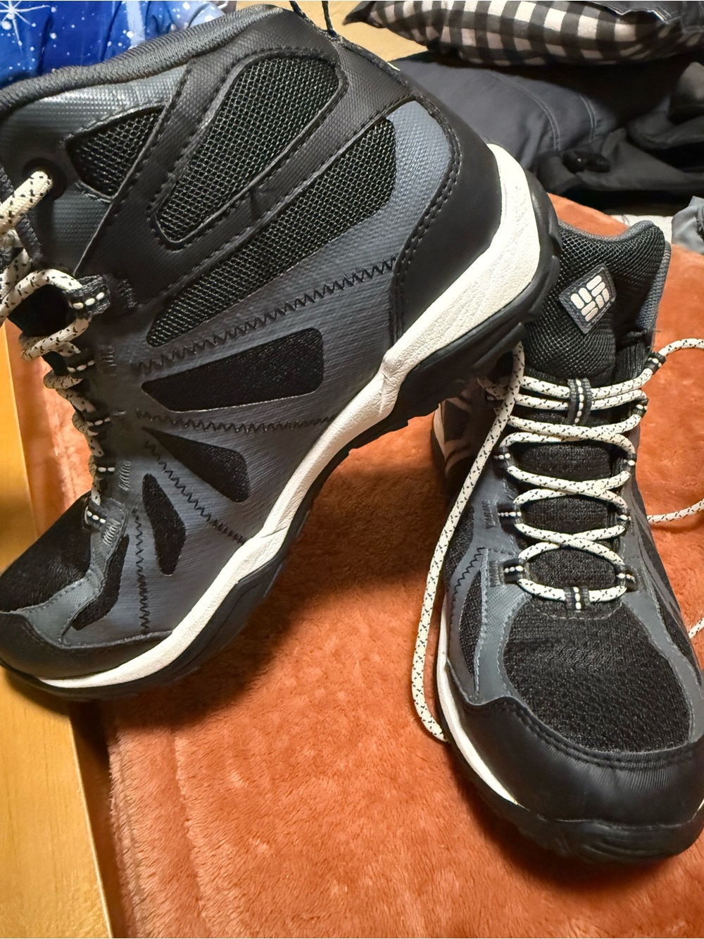 Columbia Black & Gray Hiking Boots